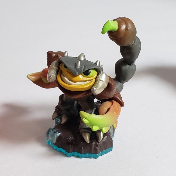 Skylander Swap Force lot of 4, 2x fire,‎ 2x earth - Picture 8 of 10